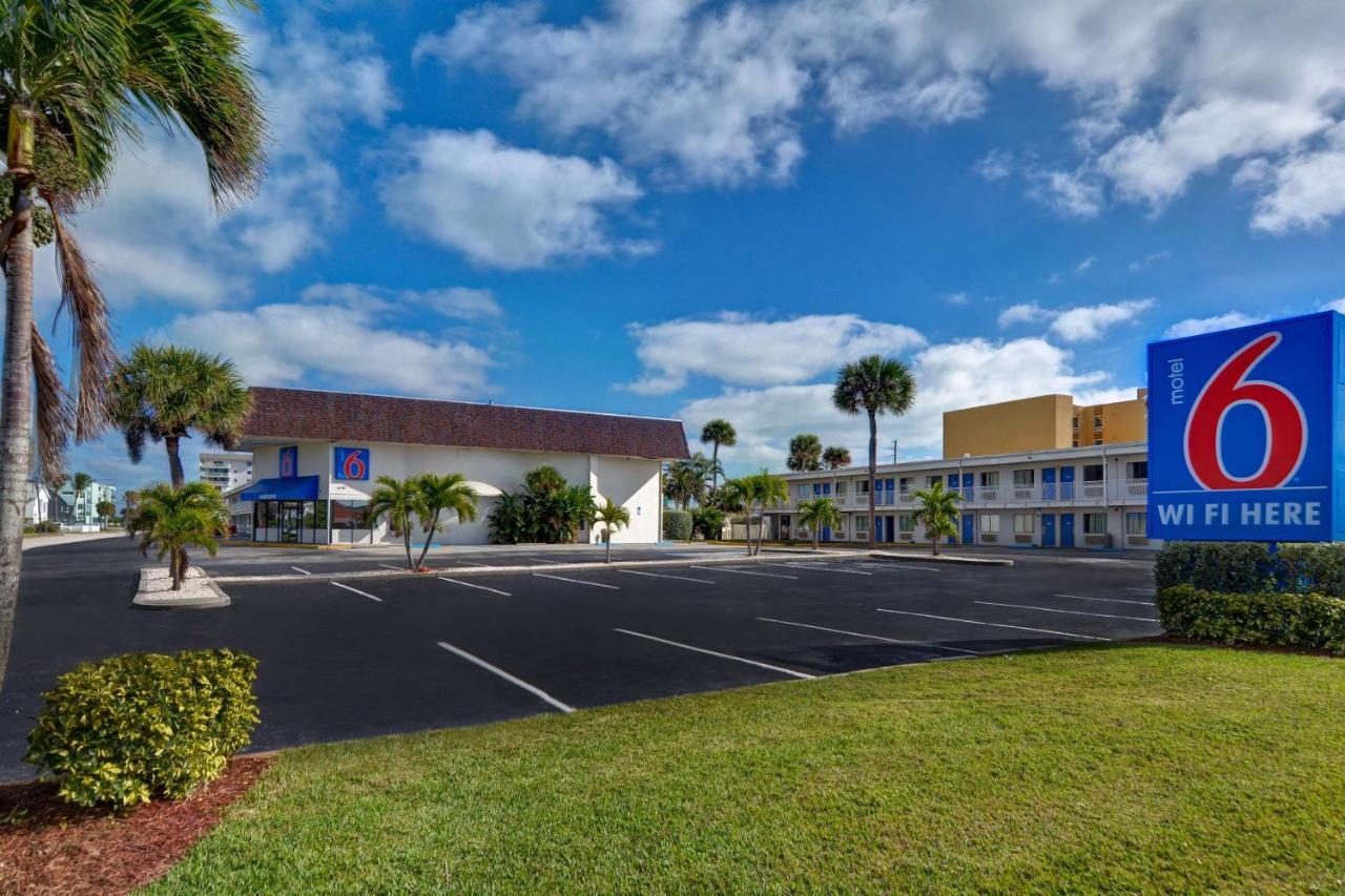 Hotel 6-cocoa Beach, Fl