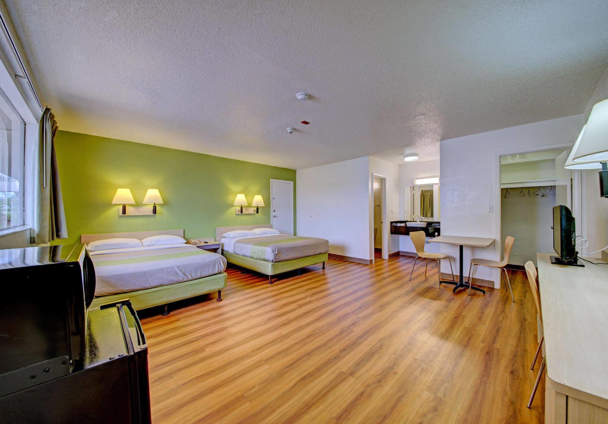 6-cocoa Beach, Fl Hotel