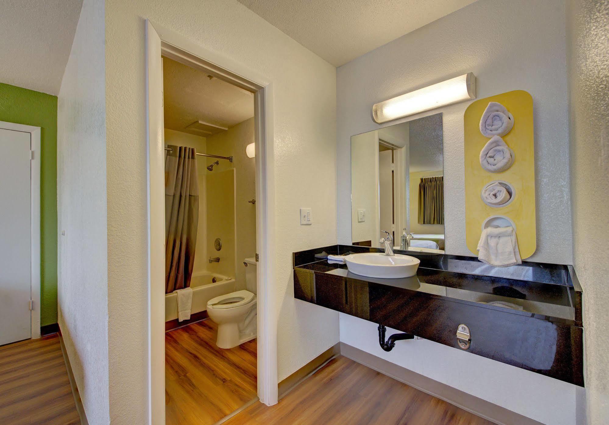 6-cocoa Beach, Fl Hotel Cocoa Beach