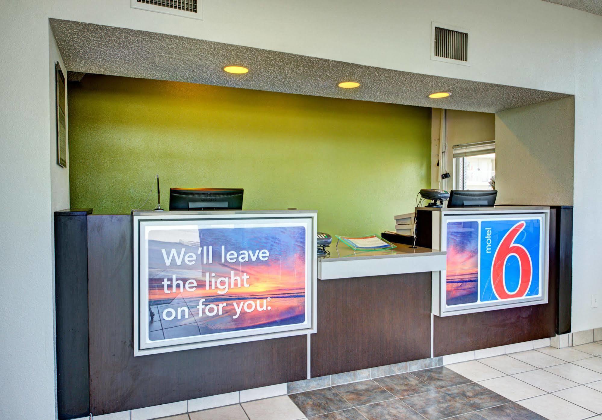 Hotel 6-cocoa Beach, Fl 2*