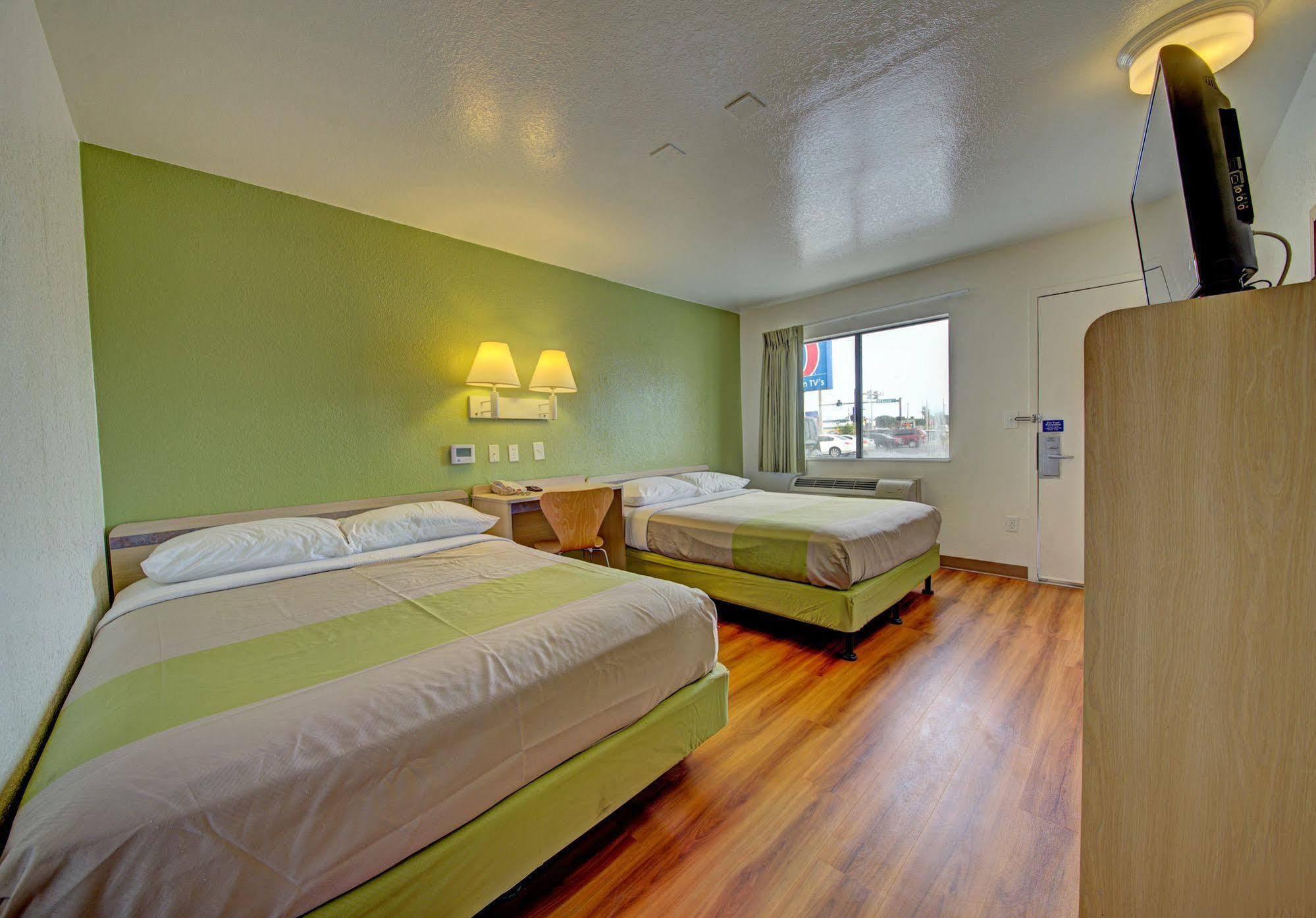 6-cocoa Beach, Fl Hotel